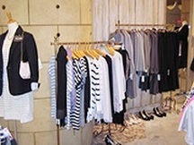 中央区,銀座駅のレディースファッション販売の短期アルバイト【WワークOK】の写真